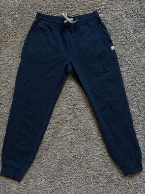 Women’s  Vuori Performance Joggers in Heathered Navy